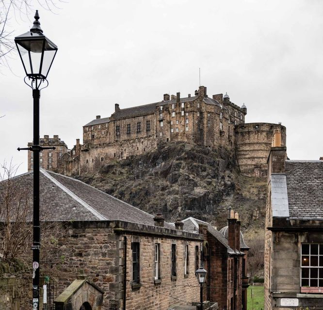 Edinburgh Castle: Guided Walking Tour With Entry Ticket - Exploring Edinburgh Castle