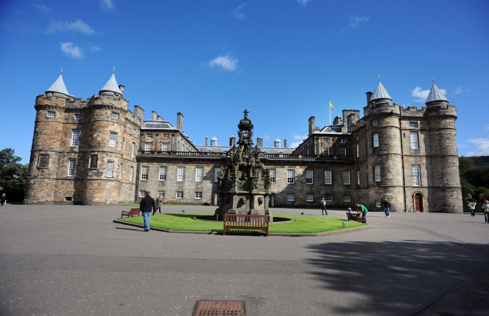 Edinburgh: Palace of Holyroodhouse Entry Ticket - Rooms Used for Official Engagements