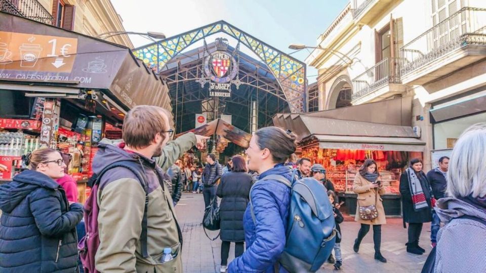 El Born Barcelona: Group Tour Tastings of Catalonia Cuisine - Boqueria Market Exploration