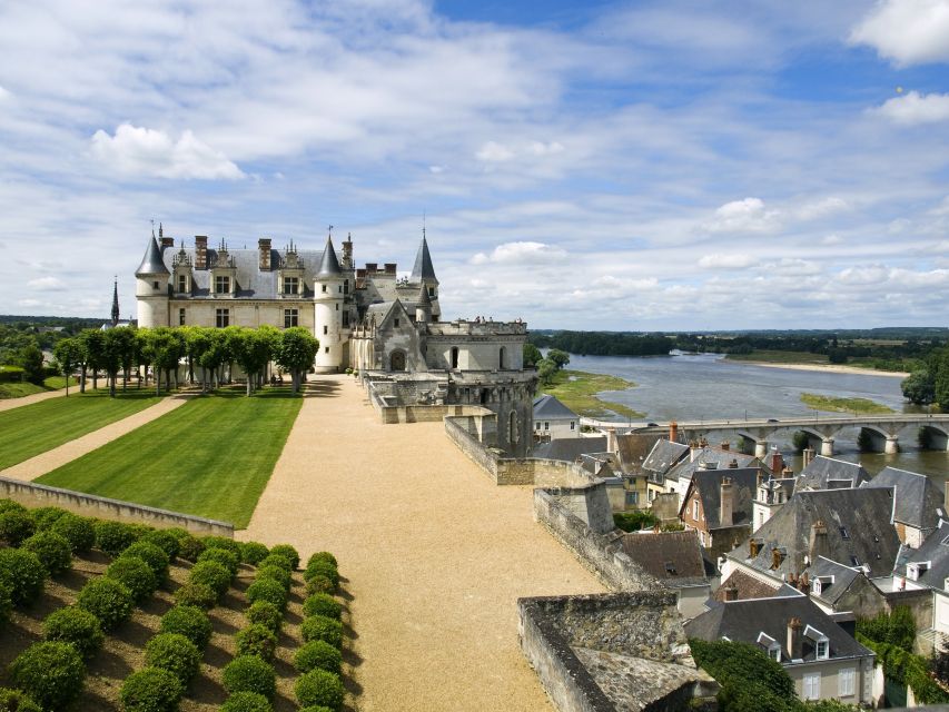 Exclusive Wine Day Trip Loire Valley From Paris - Visiting Wineries for Tastings