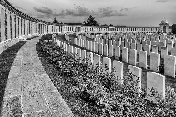 Flanders Fields Remembrance Tour From Bruges With Lunch - Following in the Footsteps of Soldiers