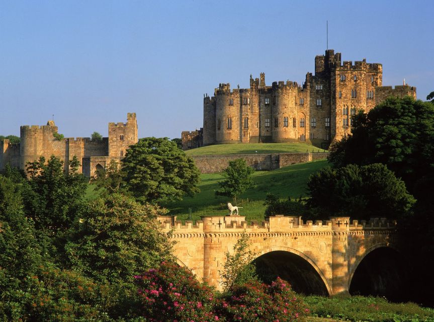 From Edinburg: Viking Coast & Alnwick Castle Day Tour - Costumed Guide Tours