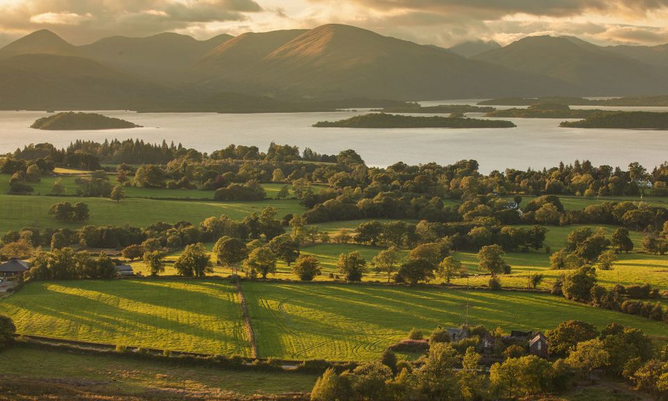 From Edinburgh: Glasgow & Scottish Lakes Spanish Tour - Comfortable Shoes and Dress for Rain