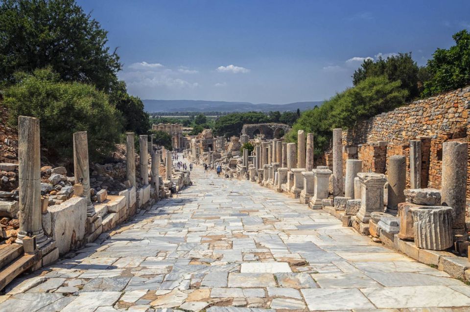 From Istanbul: 2-Day Ephesus, Pamukkale, & Hierapolis Tour - Hierapolis Archaeology