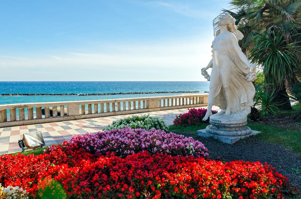 From Nice: Italian Riviera, Monaco, & Monte Carlo Tour - Discovering the Principality of Monaco