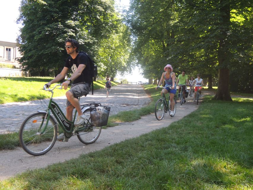 From Paris: Bike Tour to Versailles With Timed Palace Entry - Bike Ride to Versailles