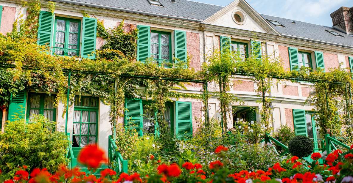 From Paris: Giverny and Versailles Palace Guided Day Trip - Tour Highlights