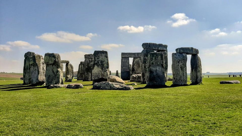 From Stratford-on-Avon/Moreton-in-Marsh: Bath & Stonehenge - Inclusions