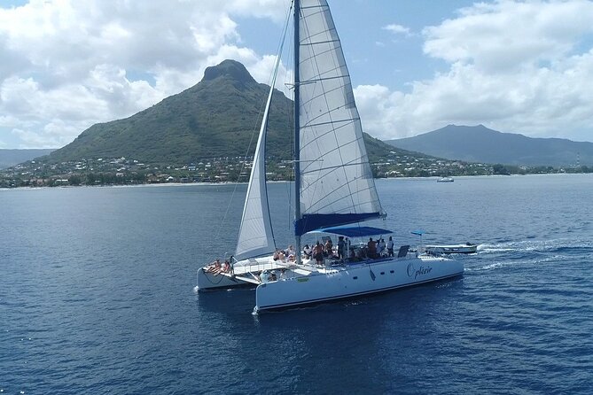 Full Day Catamaran Cruise on Shared Basis to Bénitiers Island - Bénitiers Island Exploration