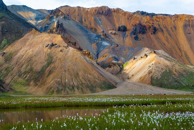 Full-Day Landmannalaugar & Háifoss Waterfall Tour With Hiking and Hot-Springs - Tour Capacity