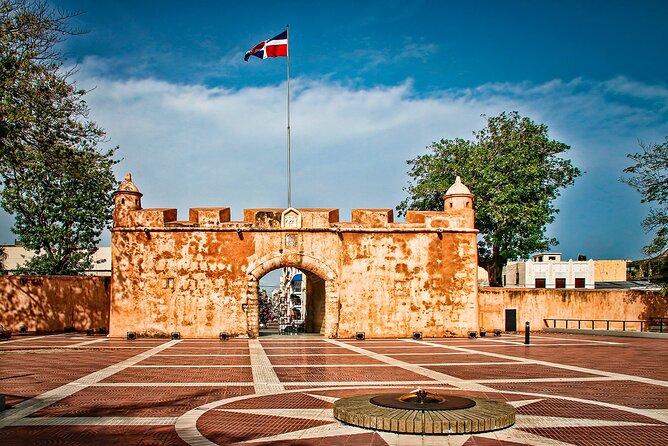 Full-Day Santo Domingo Tour With Roundtrip Transfer From Airport to Hotel - Professional Guide