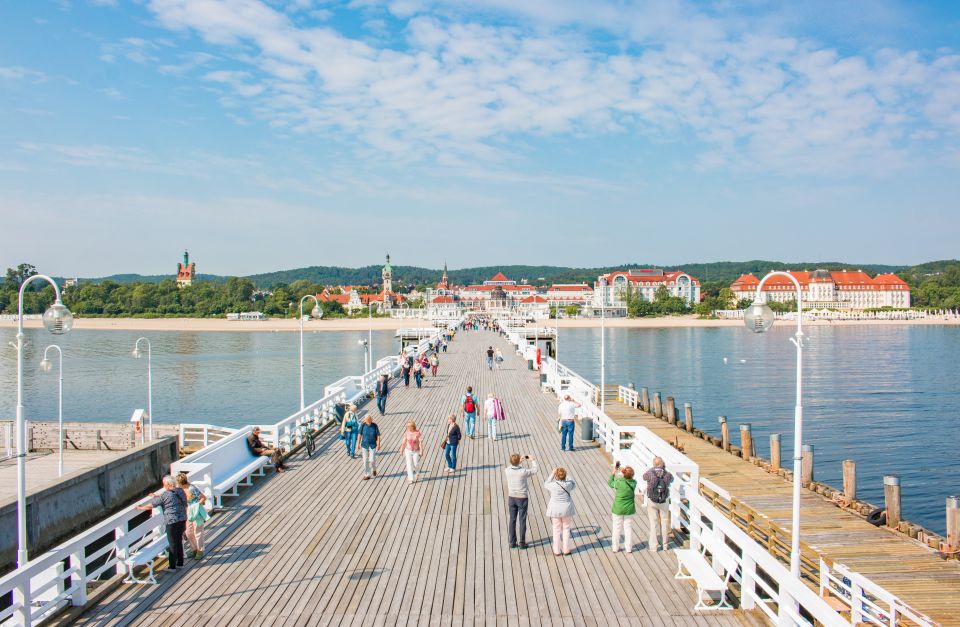 Gdansk: City Highlights Guided Private Bike Tour - Pickup and Accommodations