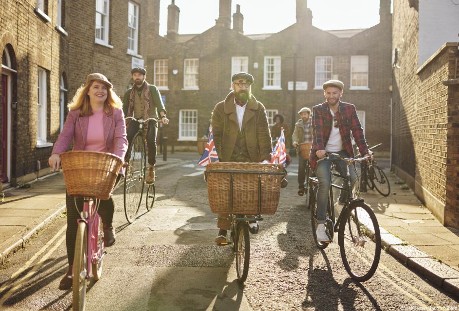 Gin Safari: Boosy London History on Two Wheels - Gin Tasting Delight