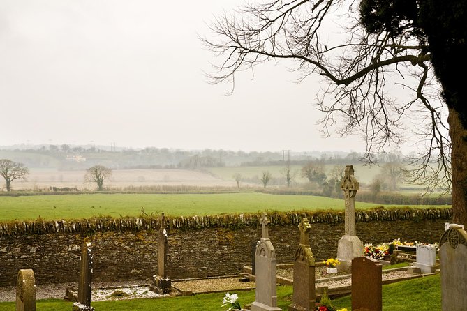 Gravedigger 2-Hour Ghost Bus Tour From Dublin - Bullys Acres Graveyard and Body Snatching