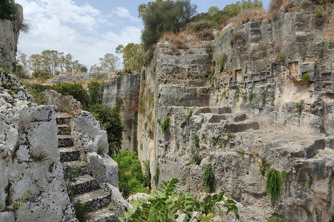 Group Guided Tour of the Archaeological Park of Neapolis - Guide Expertise and Engagement