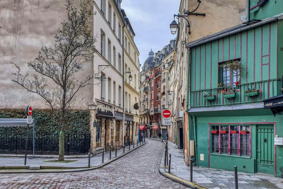 Group Visit in the City of Paris - Cruising the Seine and the Opera District