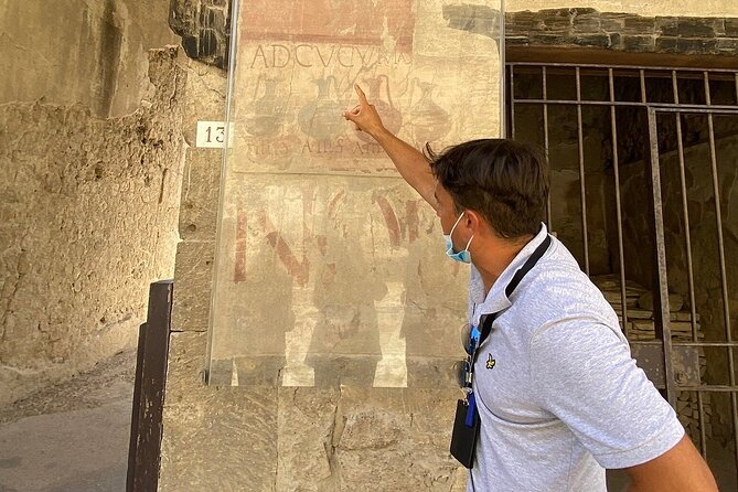 Guided Tour of Herculaneum With an Expert Archaeologist - About the Archaeologist