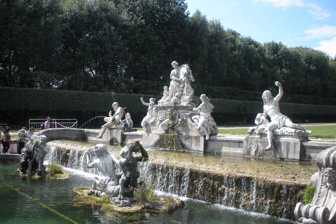 Guided Tour of the Royal Palace of Caserta With an Art Expert - Knowledgeable Guide