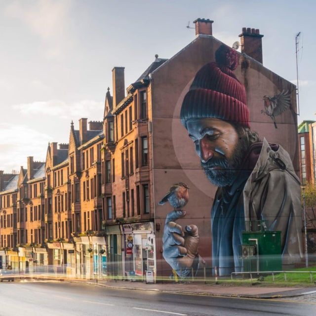 Guided Walking Tour of Glasgow - Admiring Street Art and Architecture