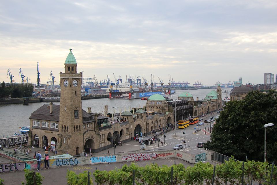 Hamburg Landungsbrücken: Outdoor Escape Game - Duration and Location Details