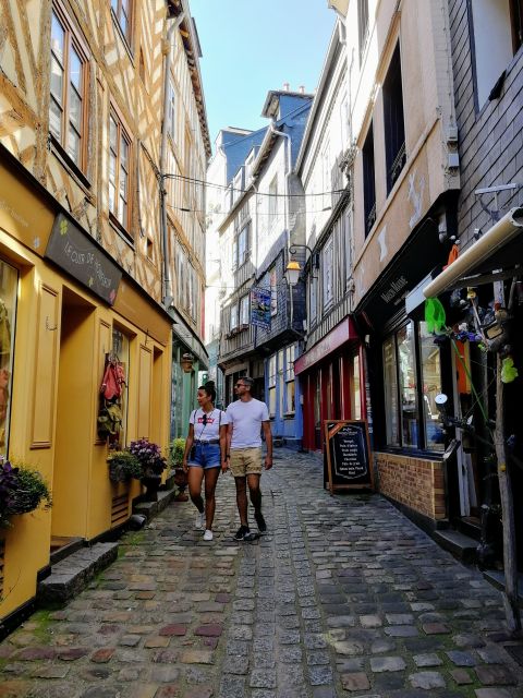 Honfleur: 1.5-Hour City Highlights Walking Tour - Admiring the St. Catherines Church Roof