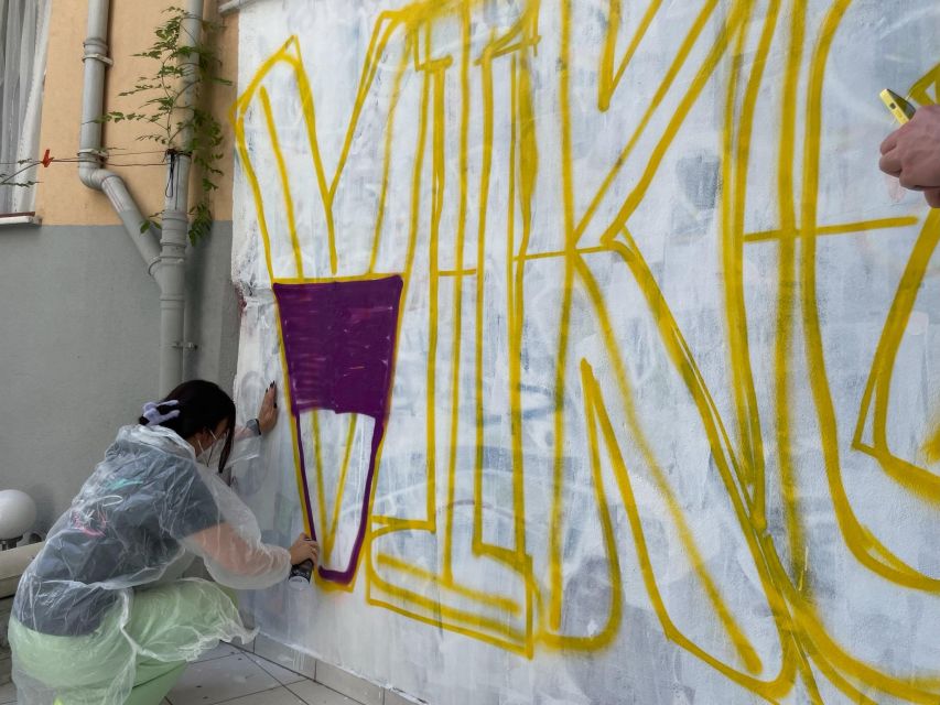 Istanbul: Do Street Art With Local Artists at Home Garden - Exploring Letter Structures