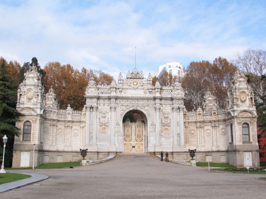 Istanbul: Dolmabahçe Palace and Üsküdar Guided Tour - Live Tour Guide