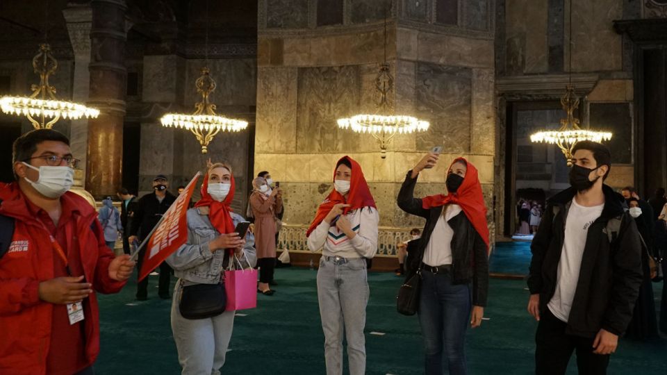 Istanbul: Hagia Sophia, Topkapi and Basilica Cistern Tour - Hagia Sophia Exploration