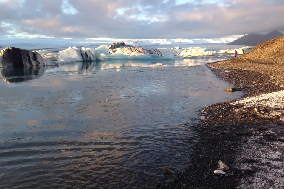 Jökulsárlón Glacier Lagoon & Boat Tour From Reykjavik - Experiencing Vík Village