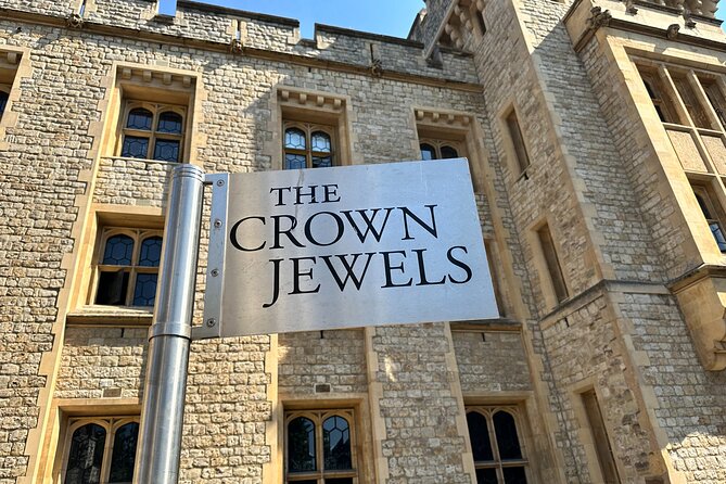 Kid-Friendly Private Tower of London Tour With Blue Badge Guide - Cancellation Policy