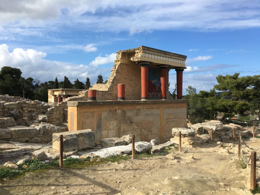 Knossos Palace: Family-friendly Mythology Tour - Mythical Heroes and Legends