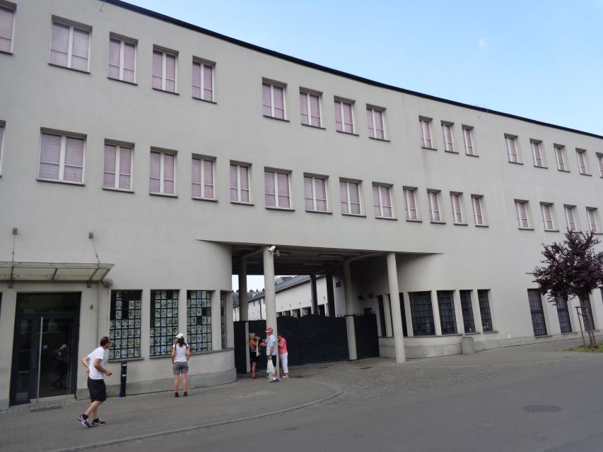 Krakow: Skip-the-line Oskar Schindler's Museum Private Tour - Oskar Schindlers Legacy