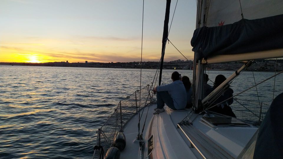 Lisboa: Day and Sunset Tour on the Tagus River - Sailboat Ride