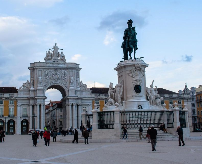 Lisbon: Discover Lisbon City Wonders on a Private Day Tour! - Sao Jorge Castle