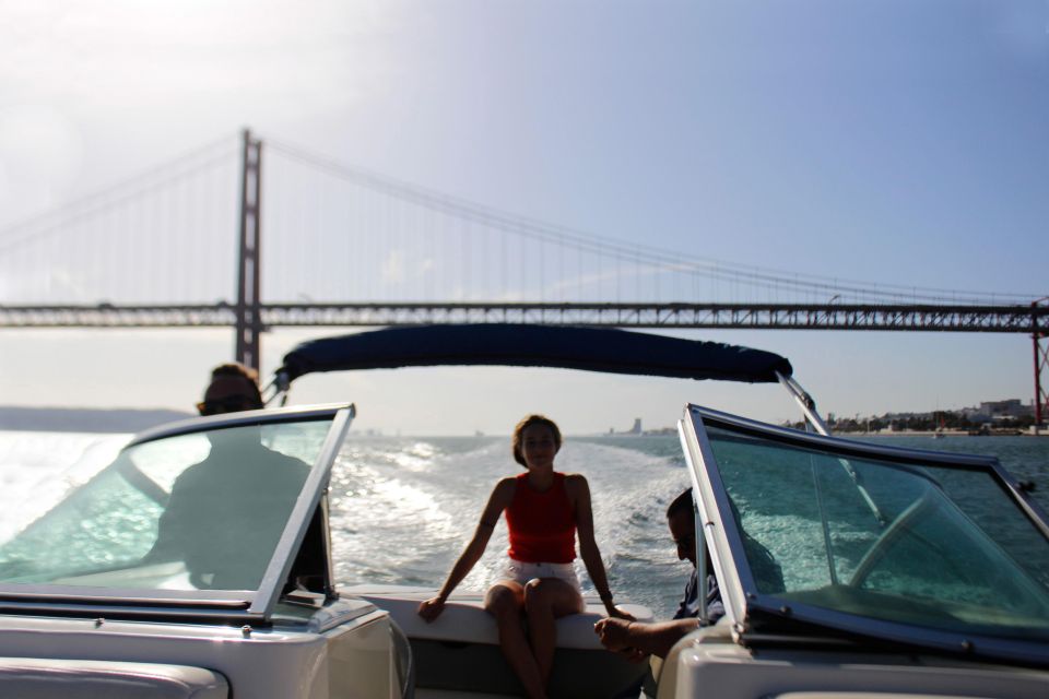 Lisbon: Private Boat Tour + Welcome Drink & Snack - Arrival and Departure