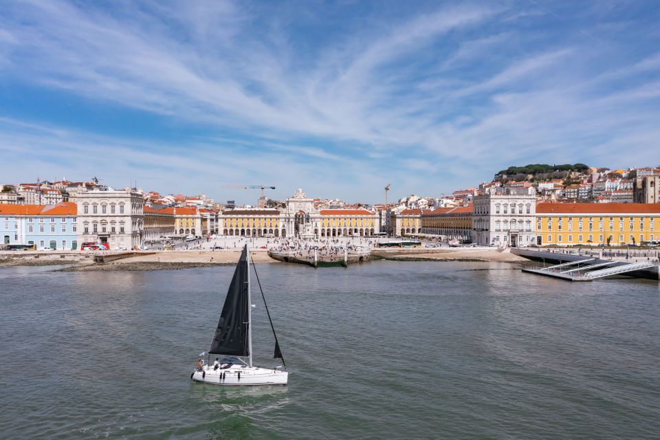 Lisbon: Private Sailboat Tour on the Tagus at Sunset - Recommended Attire and Accessories