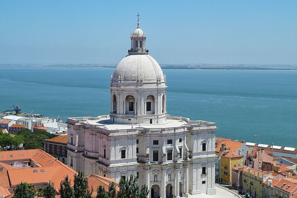 Lisbon: Private Sightseeing Tour in a Vintage Tuk Tuk - Experience Romantic Districts