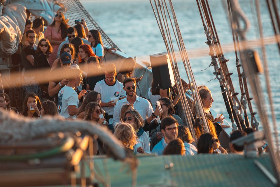 Lisbon: Sunset Boat Party With Live DJ and Night Club Entry - Itinerary and Schedule