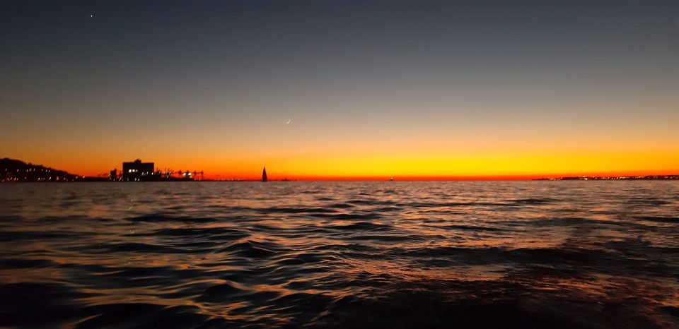 Lisbon: Sunset Sailing Tour in Tagus River - Scenic River Vistas