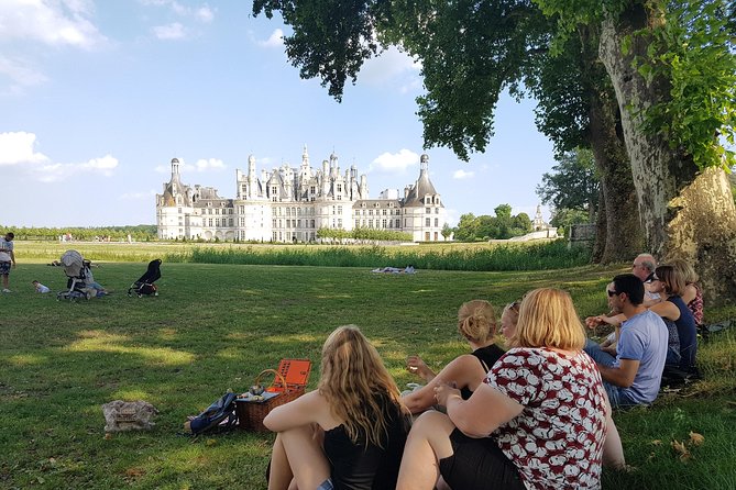 Loire Valley Tour Chambord and Chenonceau From Tours or Amboise - Admiring Renaissance Artwork and Tapestries