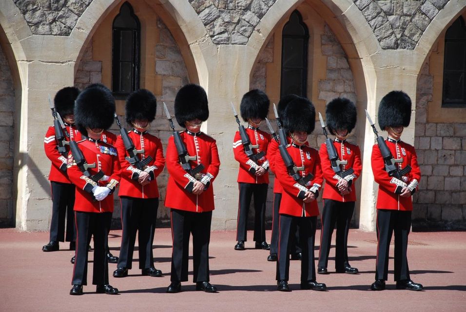 London: Changing of the Guard & Westminster Abbey - Included in the Tour