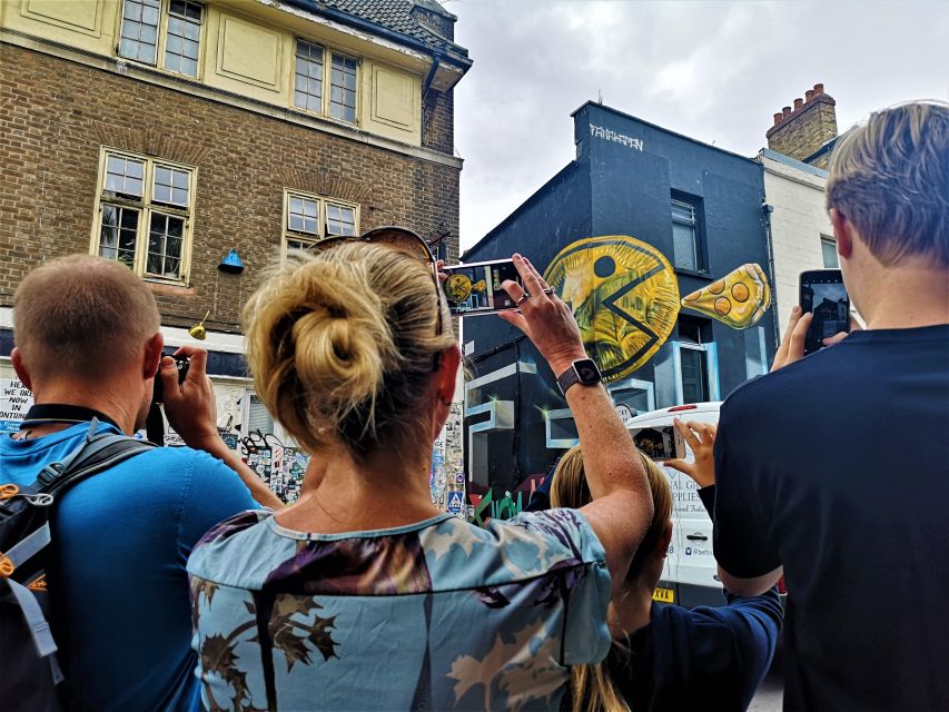 London: East End Street Art Tour and Spray Painting Session - Take Home Your Artwork