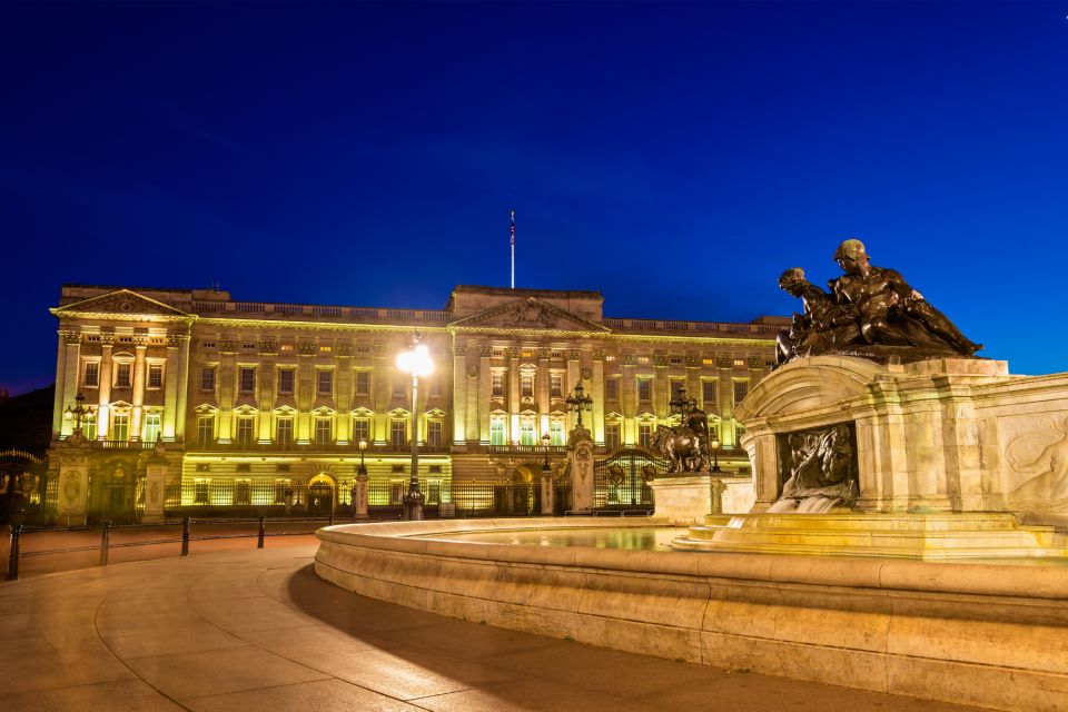 London: Highlights Self-Guided Scavenger Hunt & Tour - Traversing Waterloo Place and Admiralty Arch