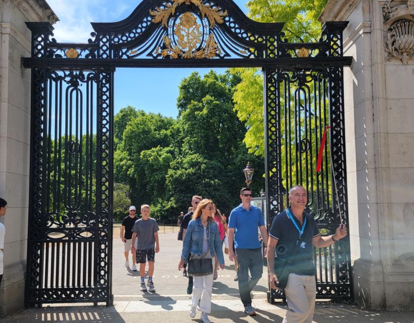 London: Royal Walking Tour and Buckingham Palace Audio Tour - Booking and Payment Options