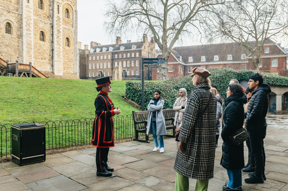 London: Tower of London Early Access Tour With Beefeater - Avoiding Crowds