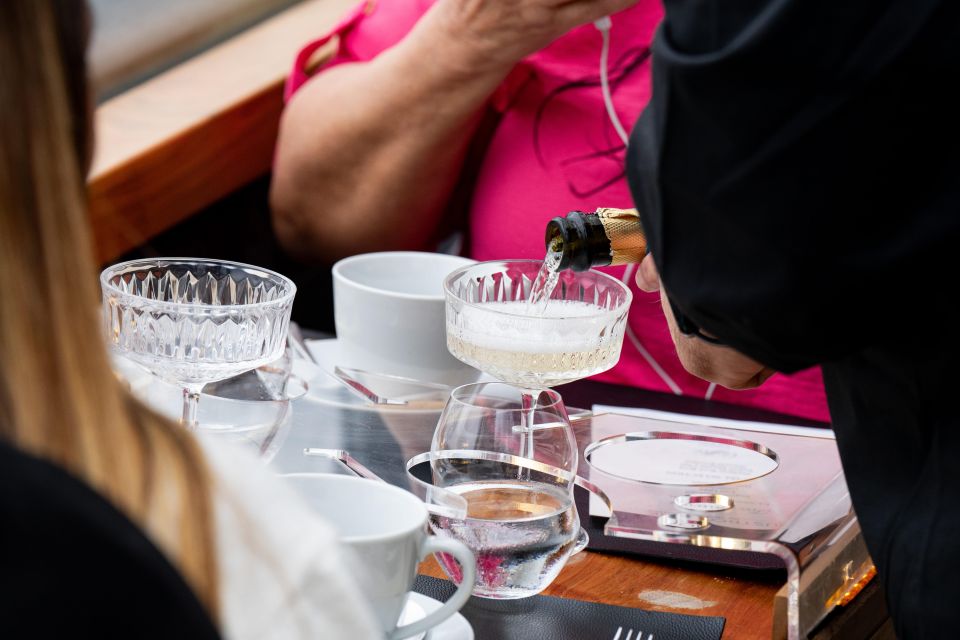 London: Traditional Afternoon Tea Tour in a Luxury Coach - Meeting Point Location