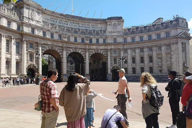 Londons Amazing Palaces & Parliament : Private Tour - Experience Parliament Square