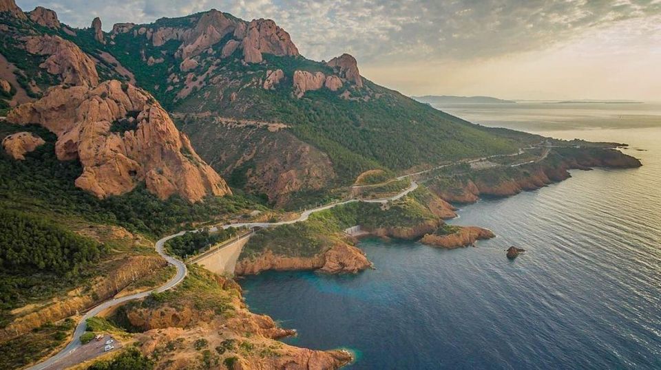 Mandelieu and the Esterel Mountain by Boat Without a License - Navigating Without a License