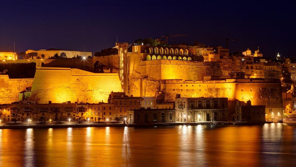 Mdina: Valletta Waterfront Area, Mdina, and Rabat Night Tour - Vallettas Illuminated Fortifications