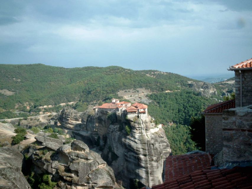 Meteora Monasteries Tour From Athens - Exploring the Monasteries